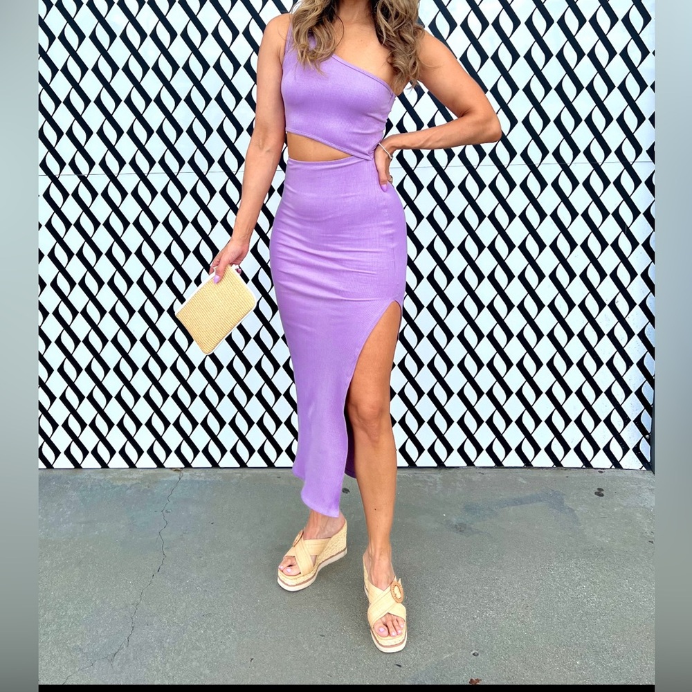 Lulu’s Lavender Ribbed CutOut Dress - Picture 3 of 8